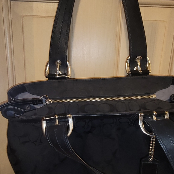 Coach Purse Tote Black Signature C Tote bag leather handles and trim - Picture 11 of 16